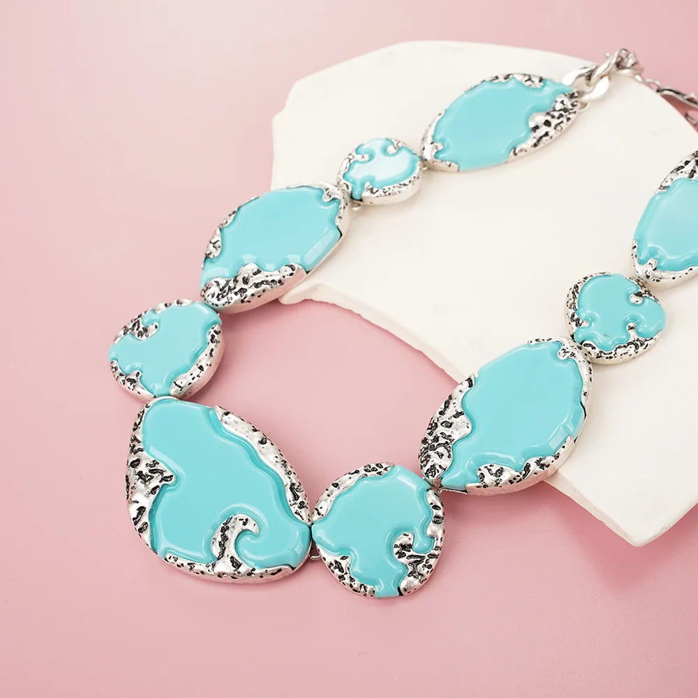 Collier Ras de cou Queen Carl (2 Couleurs)
