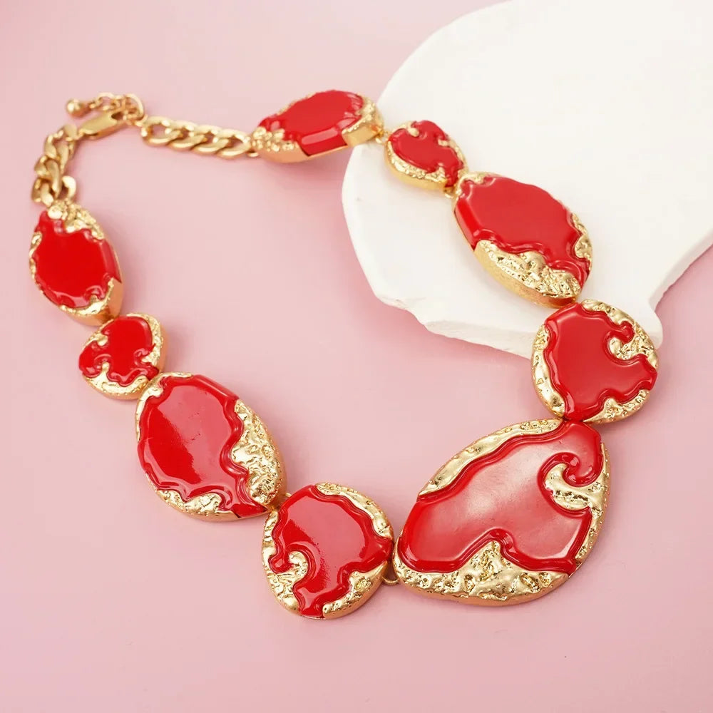 Collier Ras de cou Queen Carl (2 Couleurs)