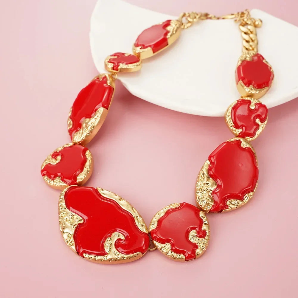 Collier Ras de cou Queen Carl (2 Couleurs)