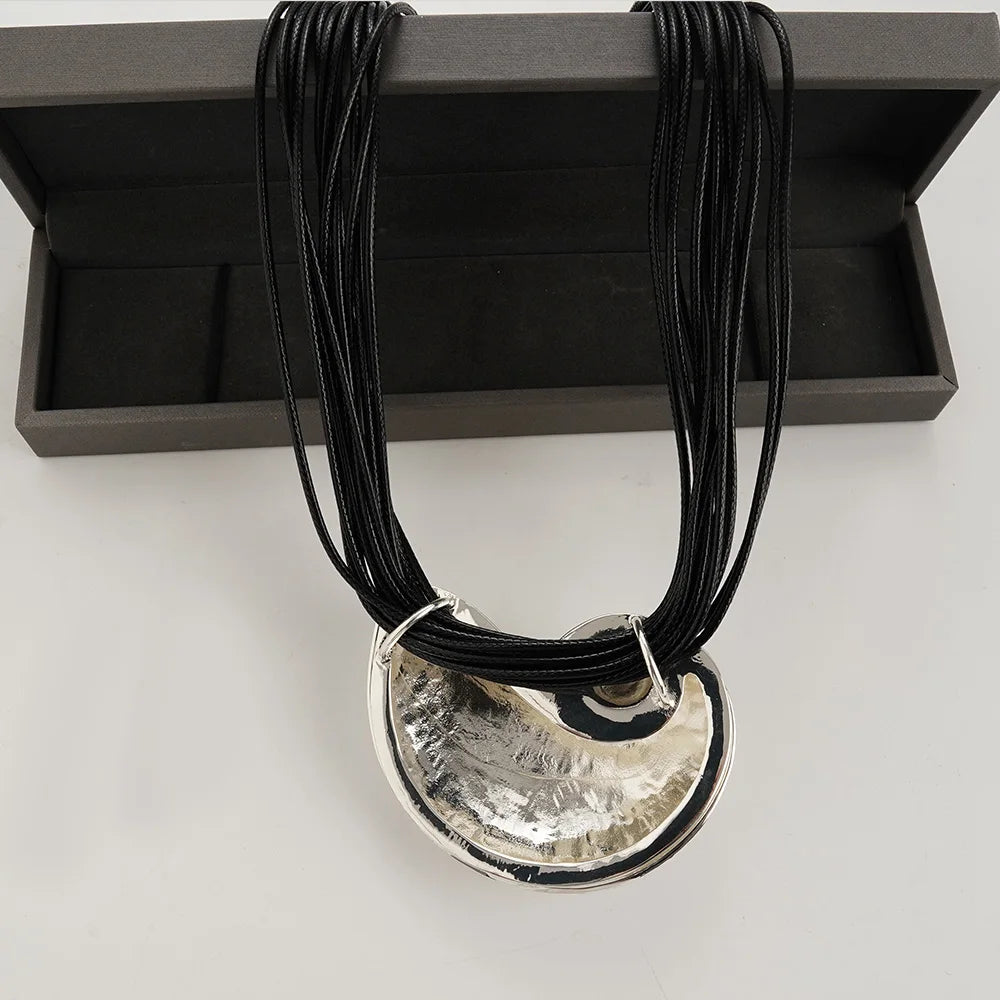 Collier Queen Cree