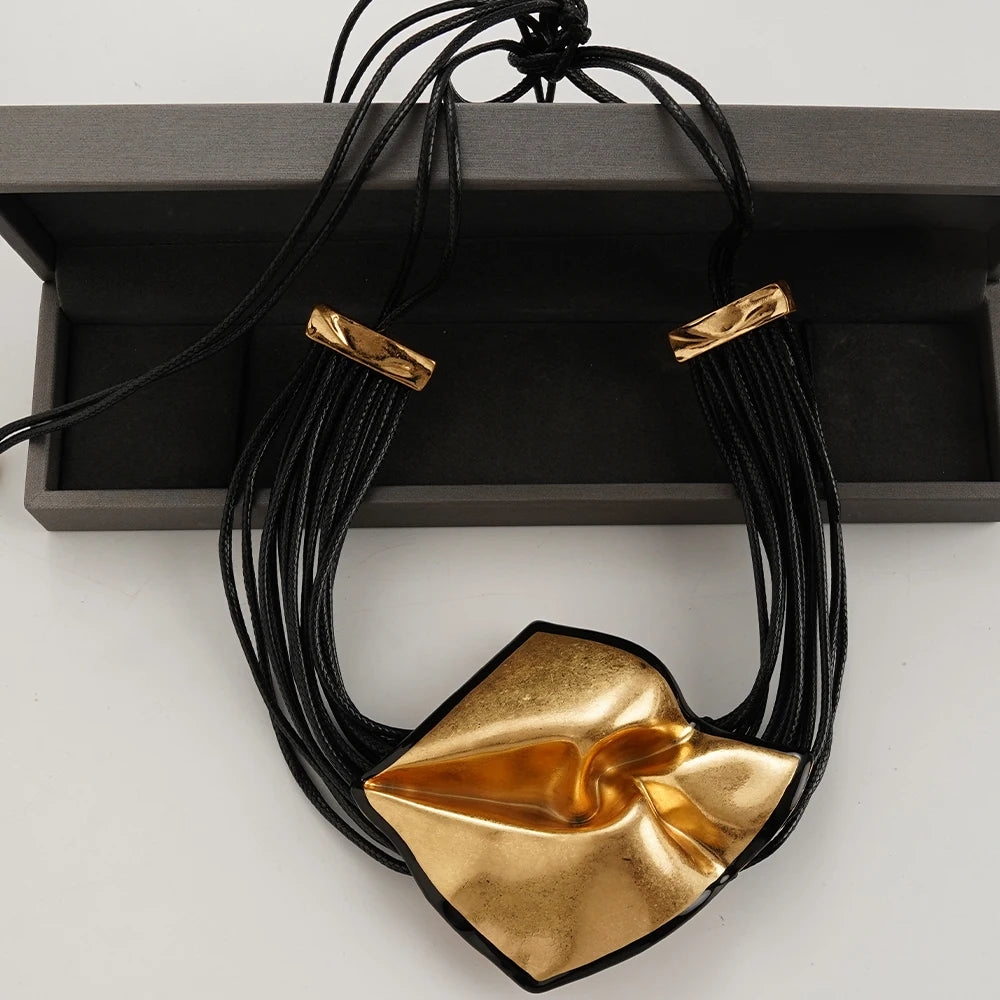 Collier Queen Wren (2 Couleurs)