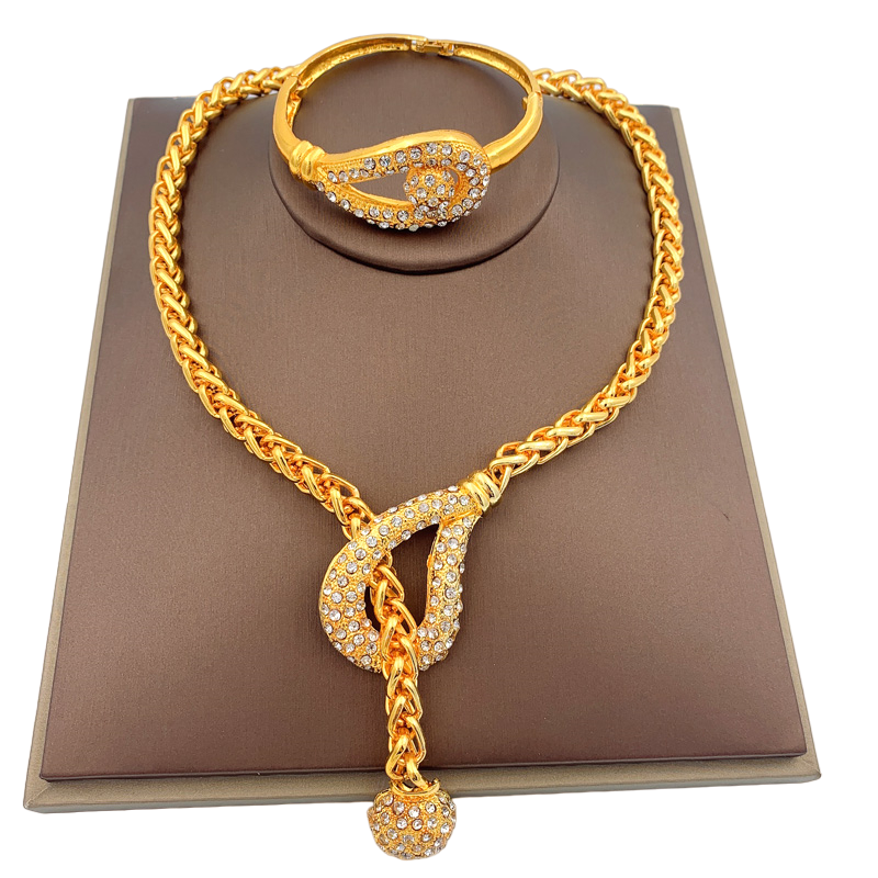 Parure bijoux Queen Lathiga