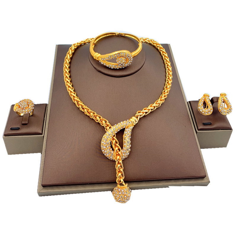 Parure bijoux Queen Lathiga
