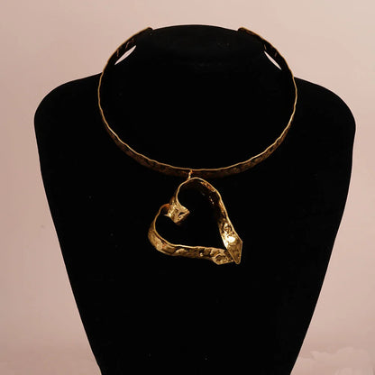 Collier Ras de cou Queen Fergus