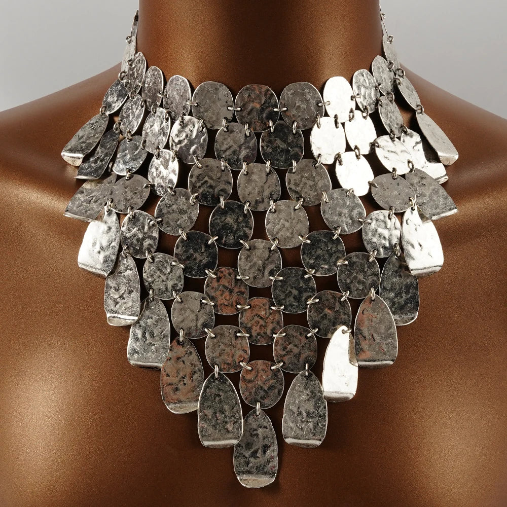 Collier Ras de cou Queen Kate (2 Couleurs)