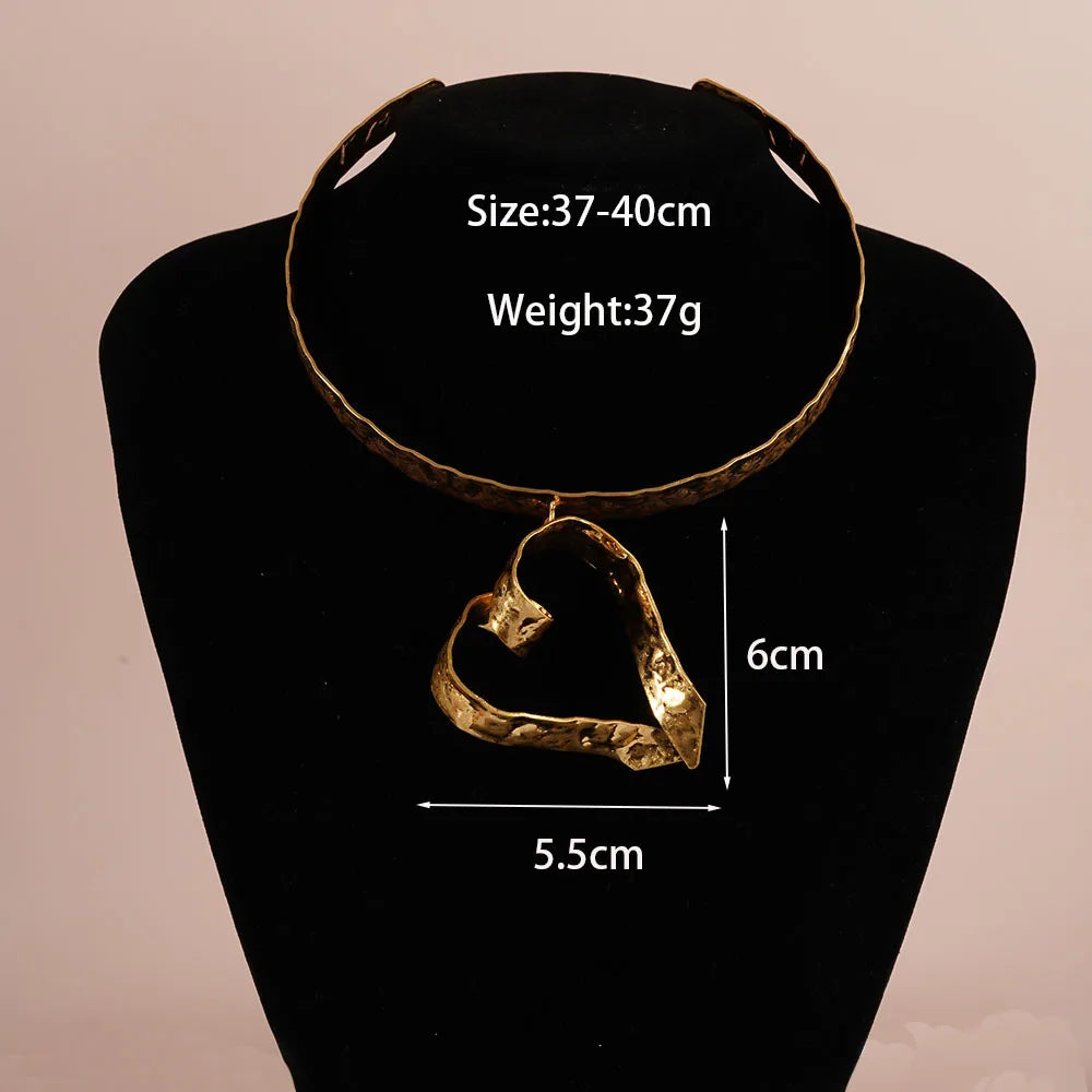 Collier Ras de cou Queen Fergus