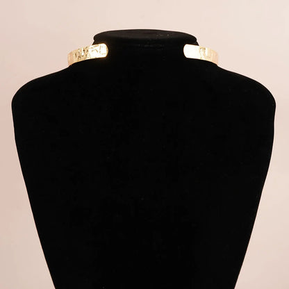 Collier Ras de cou Queen Fergus