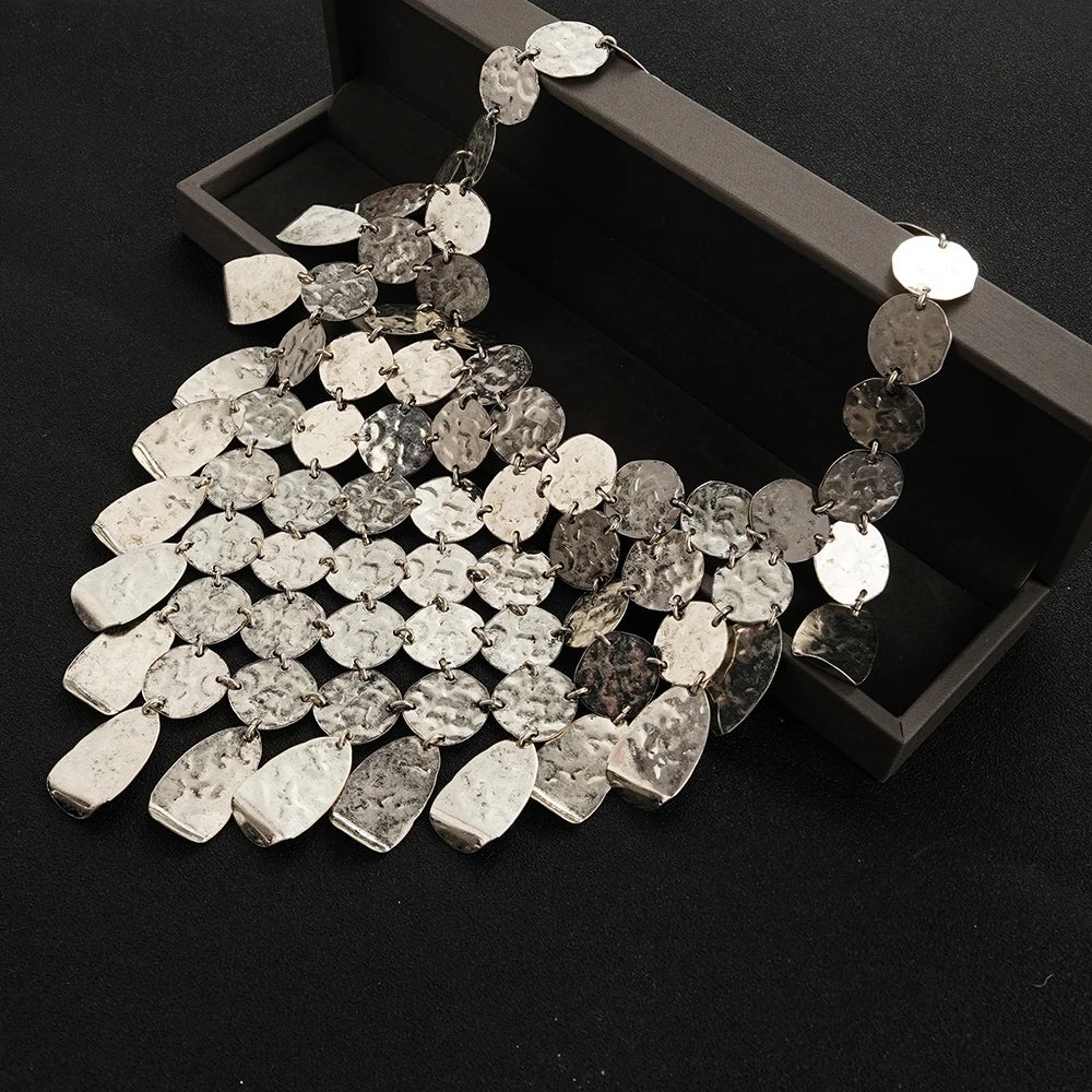 Collier Ras de cou Queen Kate (2 Couleurs)